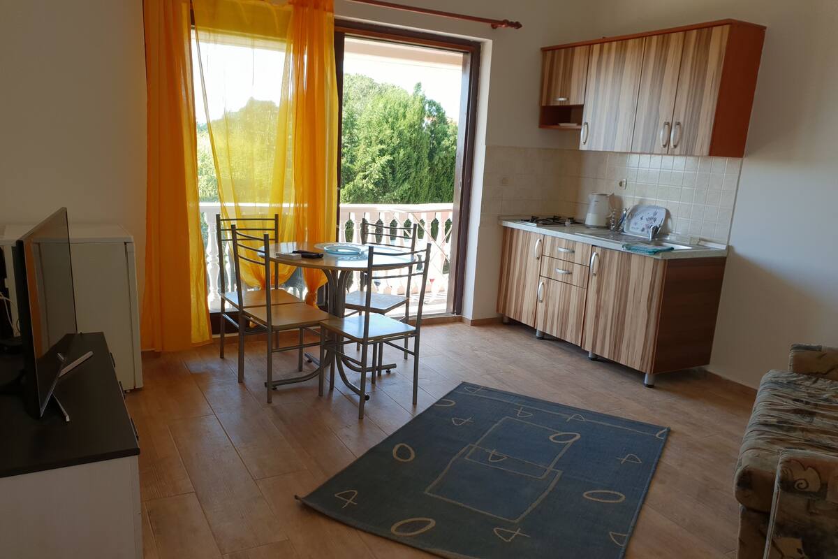 Comfort Apartment, Non Smoking (1) | Living area | 109-cm Smart TV with satellite channels, TV
