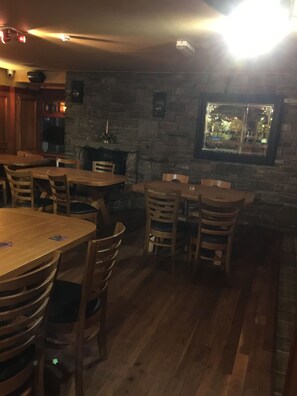 Bar (on property) - The Harvest Coaching Inn (Forfar)