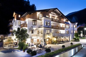 Pintu masuk hartanah