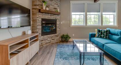 High-end studio with gas fireplace, WiFi, central AC - near restaurants/wineries