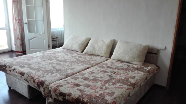 Familjelägenhet - balkong | Individuell inredning, unika möbler och mörkläggningsgardiner