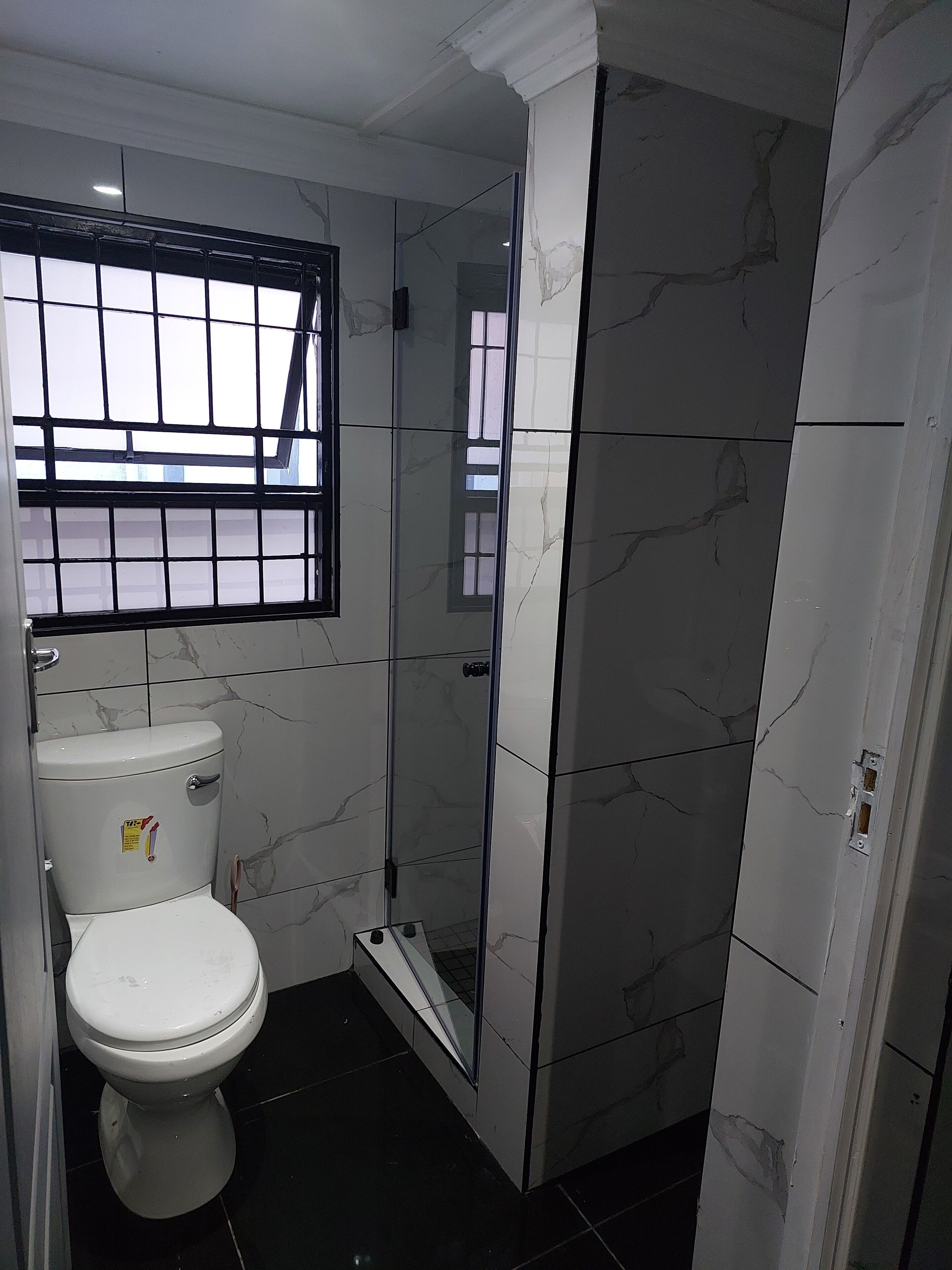 淋浴设施、毛巾