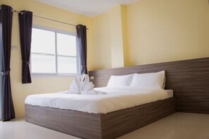 Free WiFi, bed sheets