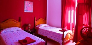 Soundproofing, free WiFi, bed sheets - castillo dalilah (El Ouatia)