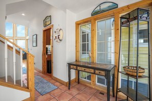 Interior - Sunkissed Shores - Waterfront; Boat dock! (Chincoteague Island)