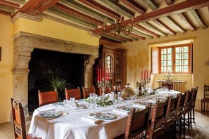 Dining - Luxurious Castle D'DAY - Swimming pool and tennis court in Normandy (Yvetot-Bocage)