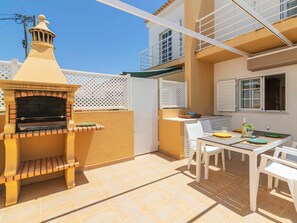 Outdoor dining - Wonderful  villa for 6 people with WIFI, A/C, private pool, TV and balcony (Pêra)
