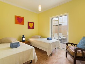 3 bedrooms, travel cot, free WiFi - Wonderful  villa for 6 guests with A/C, WIFI, private pool, TV and balcony (Pêra)