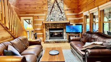 Älytelevisio, takka, videopelejä, DVD-soitin