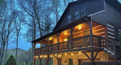 Luxury Cabin with Mountain Views, Fire pit, Hot tub and more !
