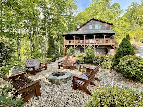 Blick auf die Berge, Feuerstelle, Whirlpool, Spielzimmer, tolle Lage!