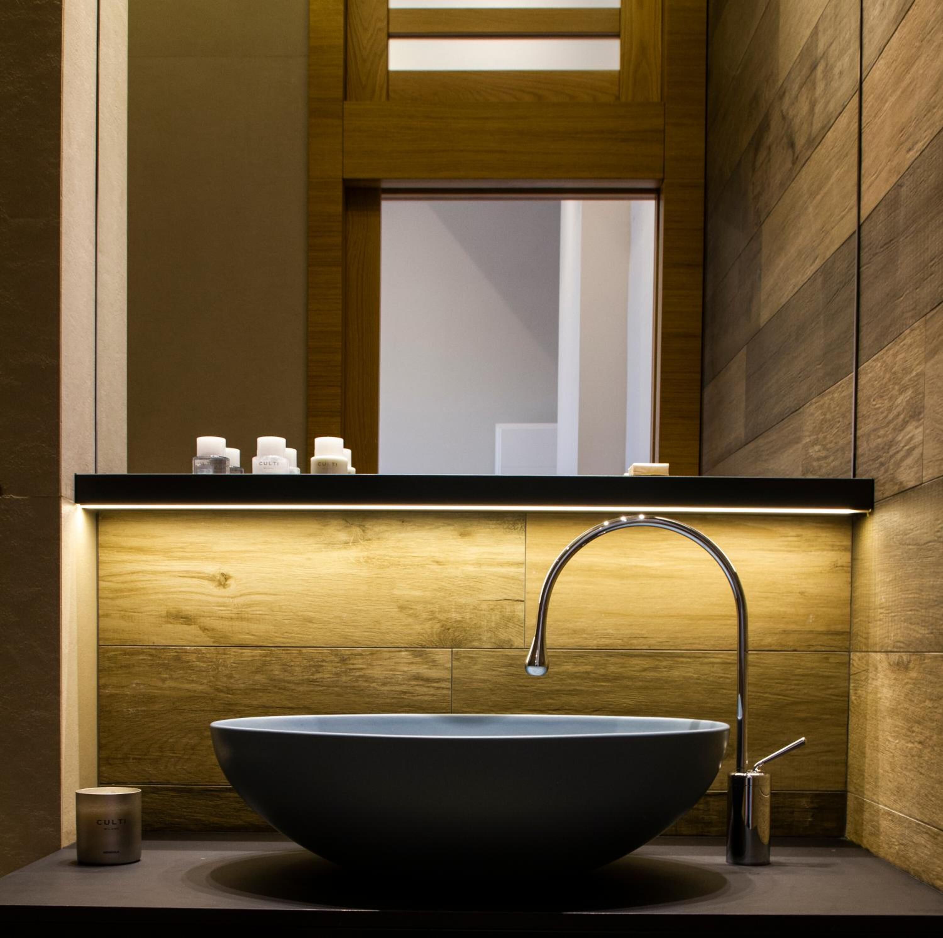 Doccia, set di cortesia gratuito, asciugacapelli, asciugamani