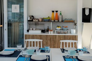 Free daily continental breakfast  - La Chiaja art&relais (Castellammare di Stabia)