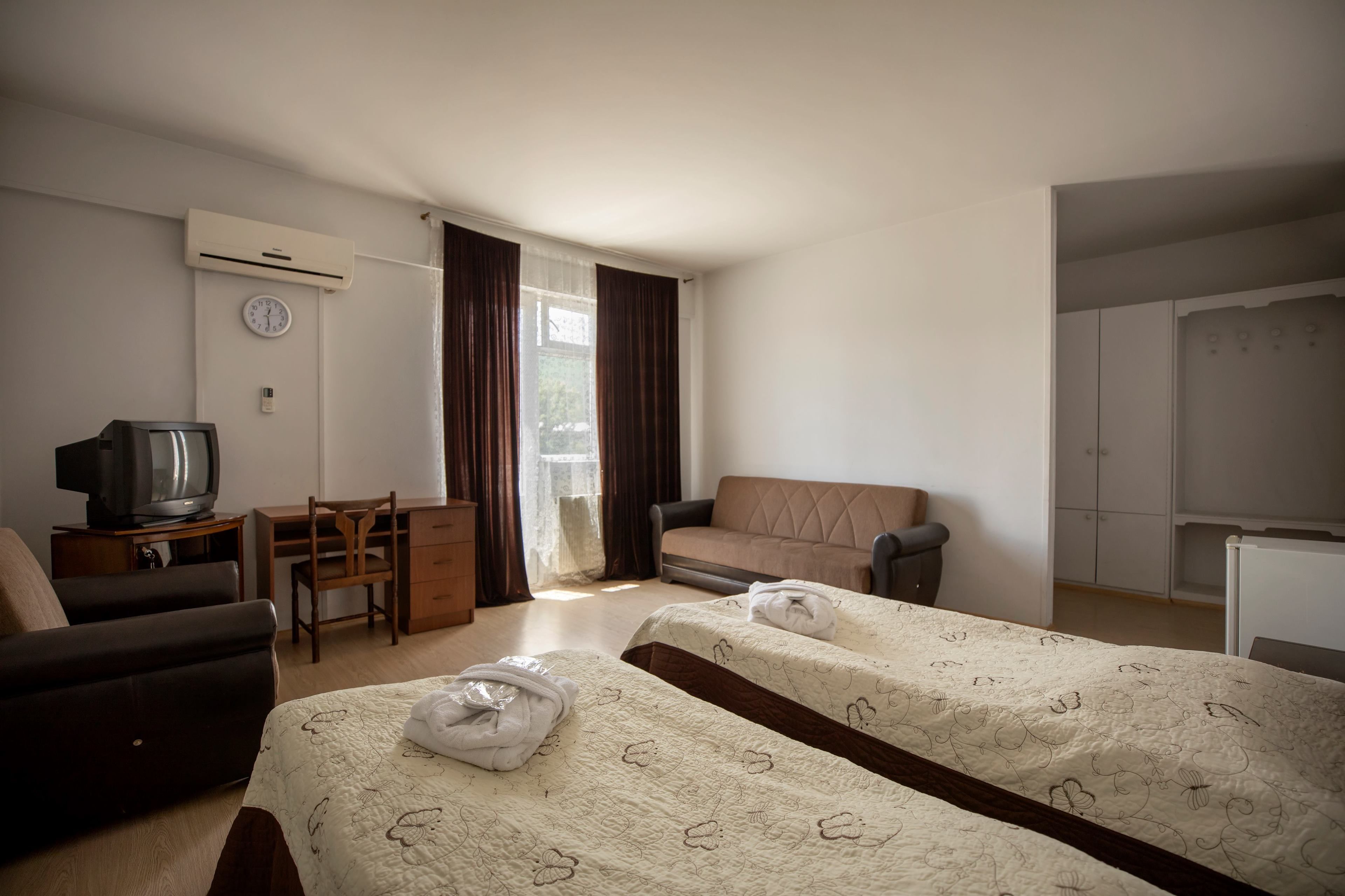 Standard Room | Desk, free WiFi