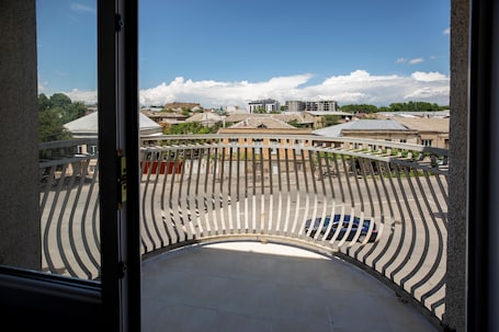 Terraza o patio. Leader Hotel