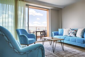 Kamar Deluks (2+1) | Ruang keluarga | Televisi LED 32-inci dengan saluran TV satelit dan TV