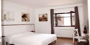 Deluxe Double or Twin Room | Soundproofing, free WiFi, bed sheets, wheelchair access