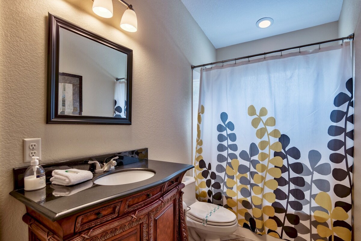 Photo 25 of 6 Bed 6 Bath with Private Heated Pool. 1 block to Beach!