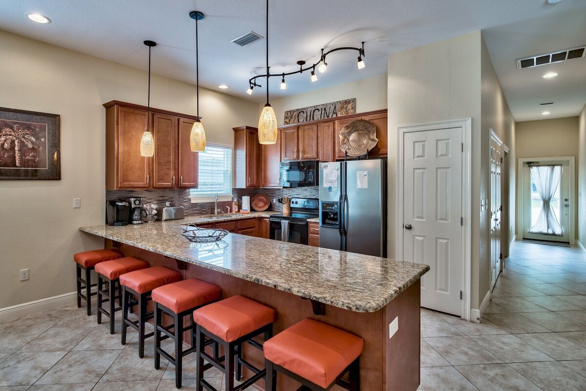 Photo 18 of 6 Bed 6 Bath with Private Heated Pool. 1 block to Beach!