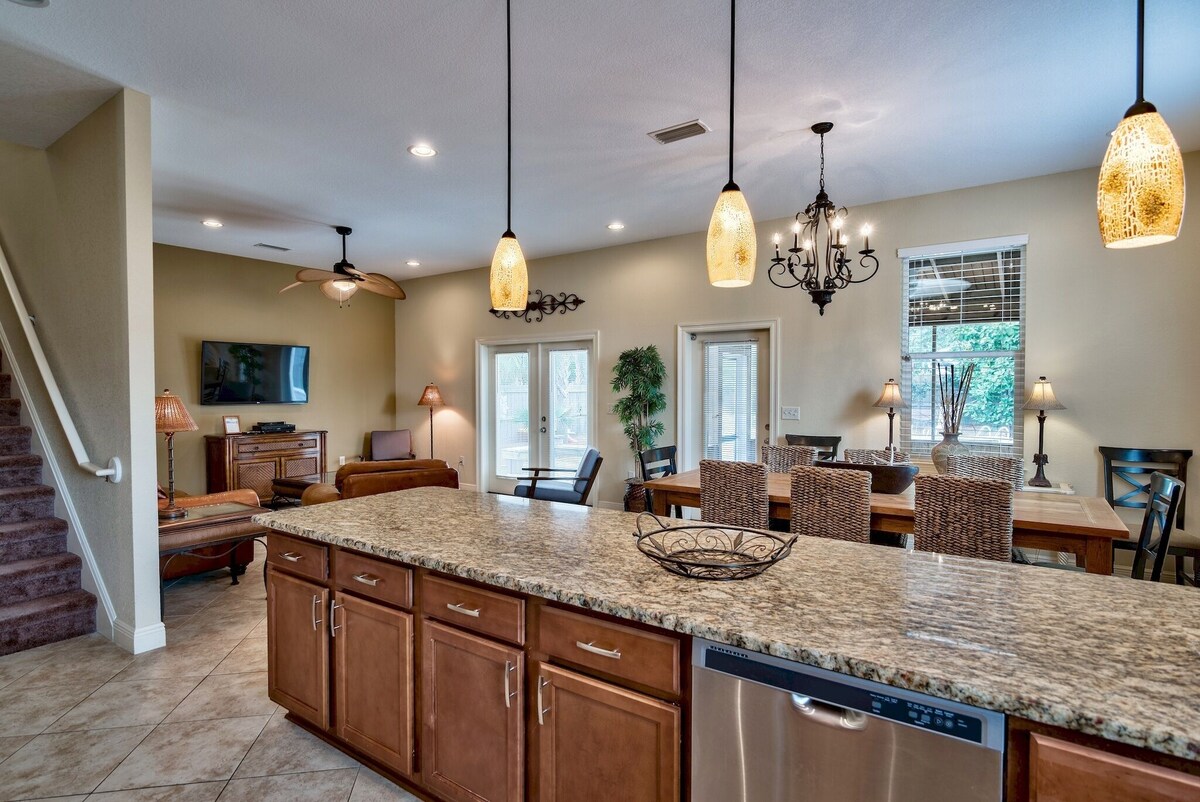 Photo 20 of 6 Bed 6 Bath with Private Heated Pool. 1 block to Beach!