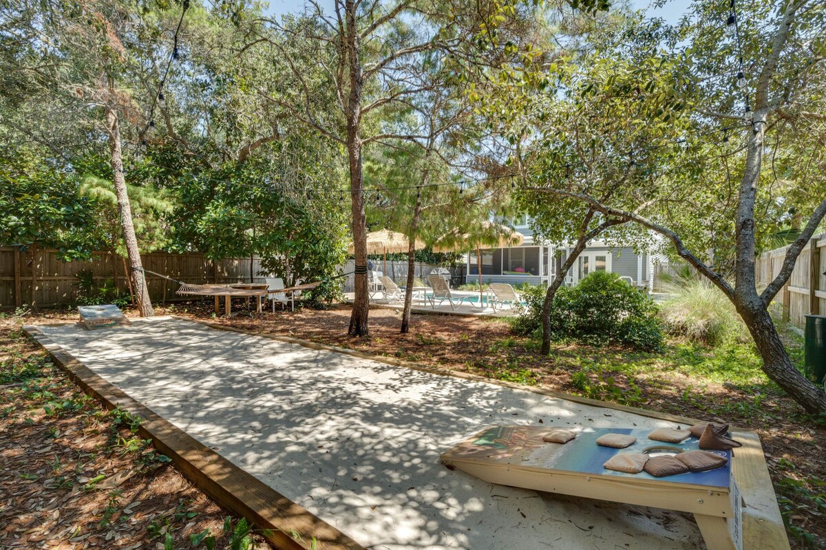 Photo 4 of 6 Bed 6 Bath with Private Heated Pool. 1 block to Beach!