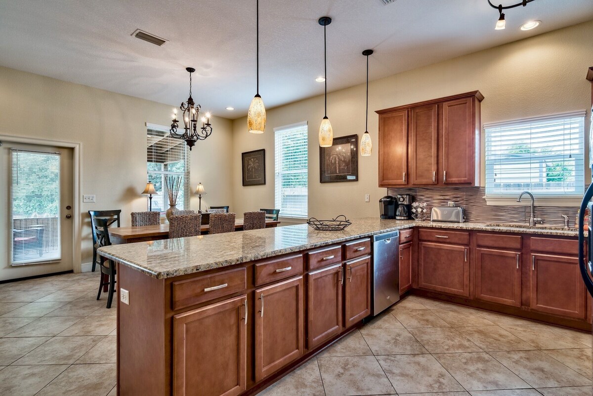 Photo 16 of 6 Bed 6 Bath with Private Heated Pool. 1 block to Beach!