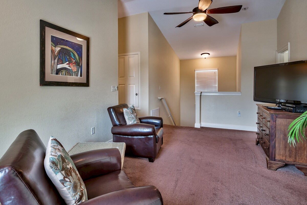 Photo 34 of 6 Bed 6 Bath with Private Heated Pool. 1 block to Beach!