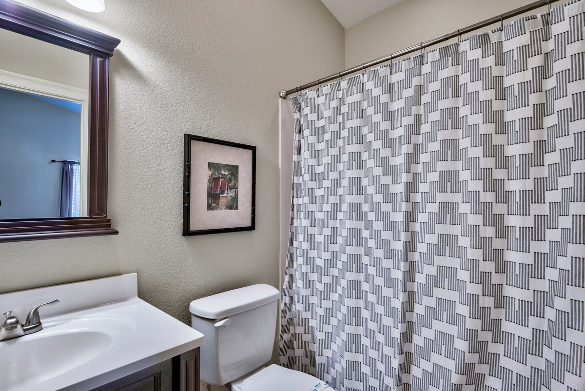 Photo 35 of 6 Bed 6 Bath with Private Heated Pool. 1 block to Beach!
