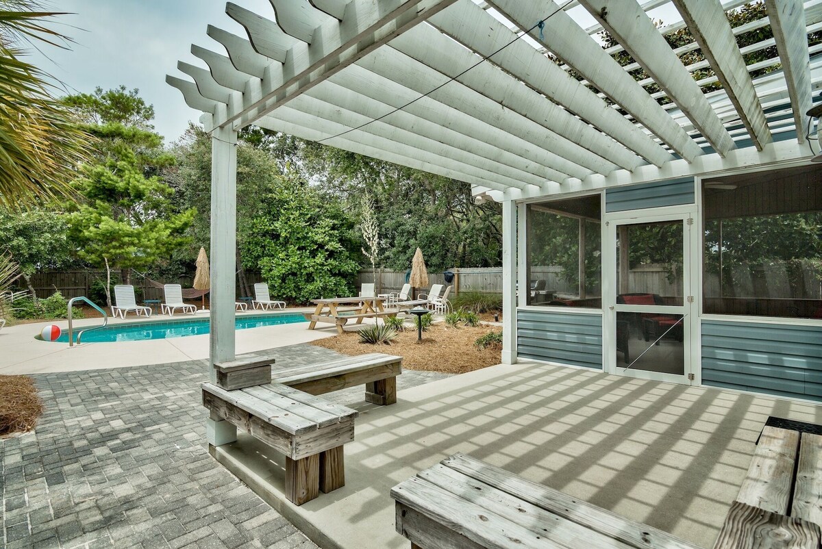 Photo 5 of 6 Bed 6 Bath with Private Heated Pool. 1 block to Beach!
