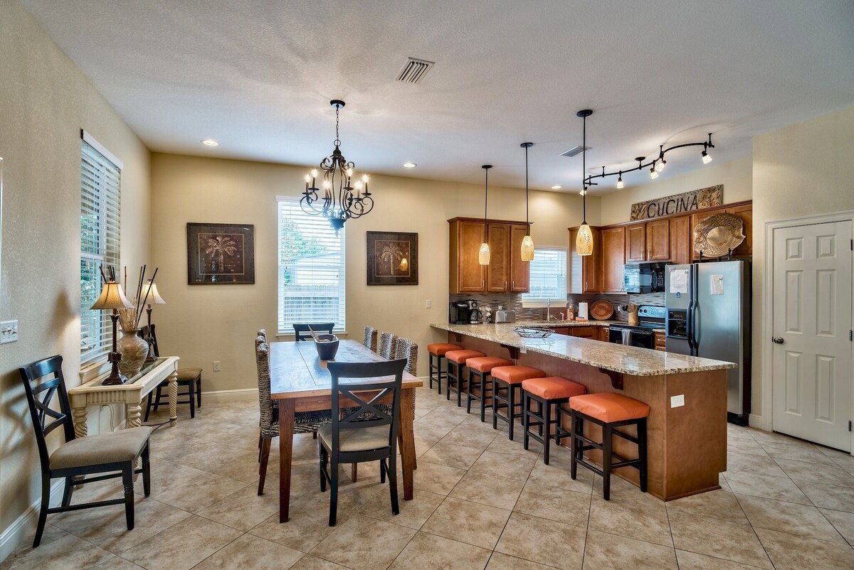 Photo 15 of 6 Bed 6 Bath with Private Heated Pool. 1 block to Beach!