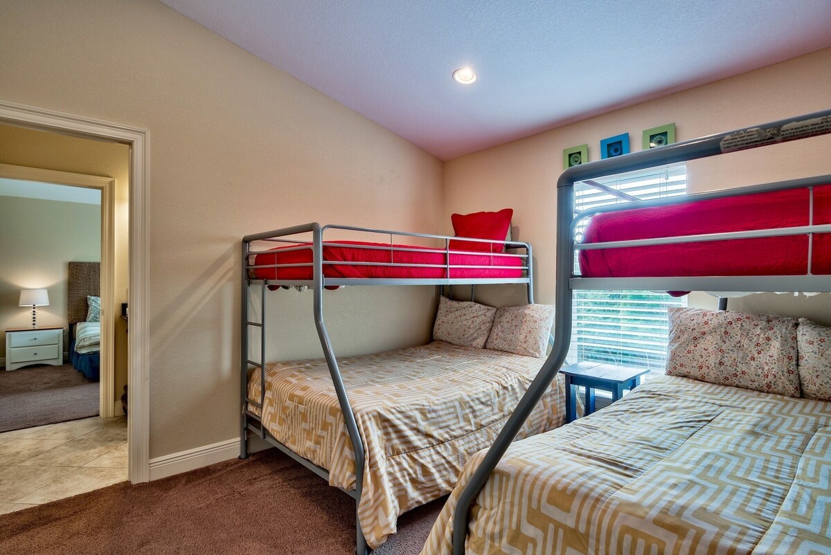 Photo 24 of 6 Bed 6 Bath with Private Heated Pool. 1 block to Beach!