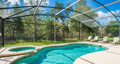 Kaunis 6 makuuhuoneen koti, 6 mailin päässä Disney Worldistä, etelään päin oleva uima-allas