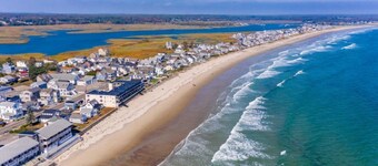 55 SECOND WALK TO WELLS BEACH/RENOVATED KITCHEN/BATH-LARGE YARD-BEACH CONVENIENT