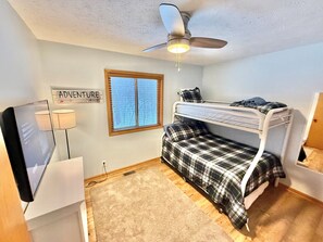 5 soverom, strykejern/-brett, reiseseng for barn og wi-fi (inkludert)