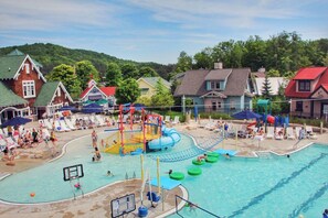 Pool - Relaxing Betsie River Cabin by Crystal Mtn 5bd+2ba+Loft+Game Rm+Fire Pit+Kayaks! (Thompsonville)