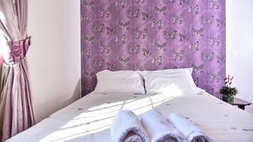 3 bedrooms, iron/ironing board, free WiFi, bed sheets