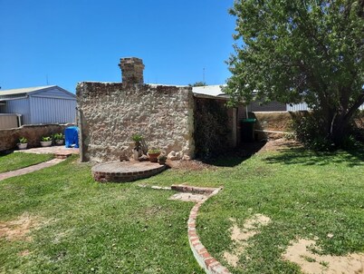 Maldon - the perfectly located beach town cottage