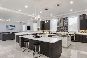 Microonde, lavastoviglie, macchina per tè/caffè, tostapane