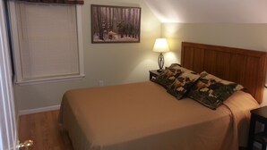 1 slaapkamer, een strijkplank/strijkijzer, reisbedje, gratis wifi