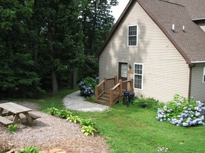 Terrace/patio - Cub Creek Mt Getaway Near Wintergreen and the Blue Ridge Parkway (Roseland)