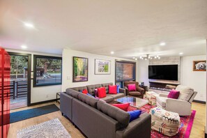 Interior - Renovated 3 br 3 bath  Condo at Aspen Highlands, 2min to skiing, deck over creek (Aspen)