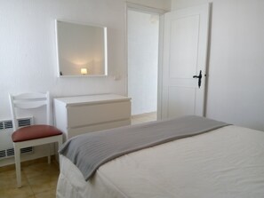 1 bedroom, iron/ironing board, free WiFi, bed sheets - Praiamar 4- Sea Front, Cozy, Private Parking (Quarteira)