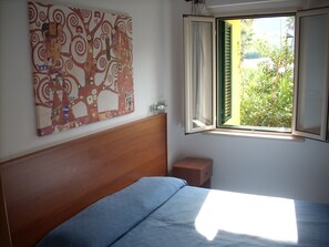 3 habitaciones, tabla de planchar con plancha y wifi gratis 