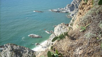 Beach nearby, beach towels