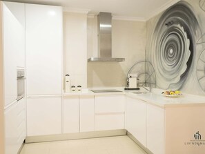 Fridge, microwave, dishwasher, coffee/tea maker