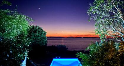 Dramatic location, Serene Sea Side Villa With Pool Near Temple of Sounion