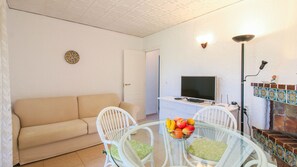 TV, fireplace - Nice apartment in the beach Las meninas (Denia)