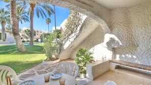 Outdoor dining - Nice apartment in the beach Las meninas (Denia)