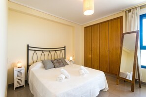 2 habitaciones, tabla de planchar con plancha y wifi gratis 