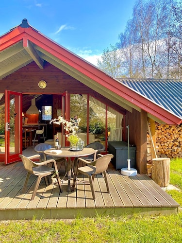 Lomiin lapsi ja koira Gartow am See